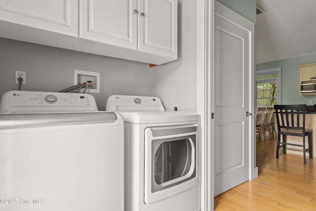 320 Governor Safford Lane, Emerald Isle, NC 28594