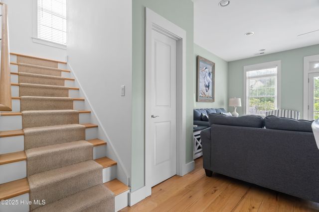 320 Governor Safford Lane, Emerald Isle, NC 28594