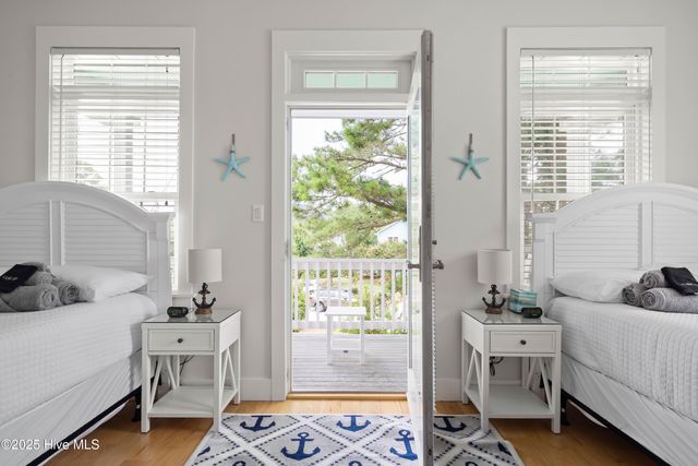 320 Governor Safford Lane, Emerald Isle, NC 28594