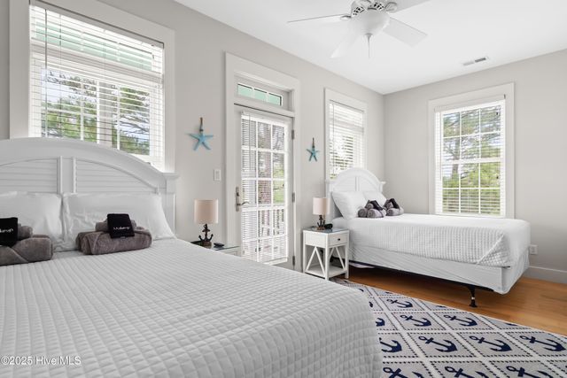 320 Governor Safford Lane, Emerald Isle, NC 28594