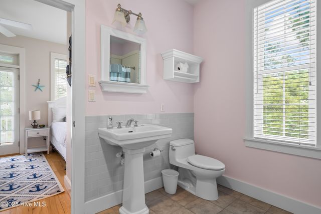 320 Governor Safford Lane, Emerald Isle, NC 28594