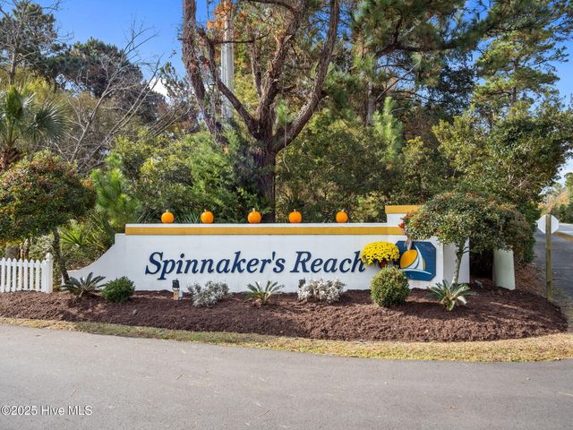 320 Governor Safford Lane, Emerald Isle, NC 28594