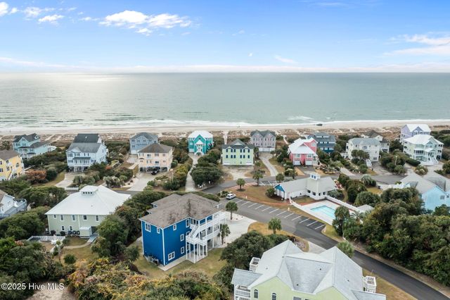 320 Governor Safford Lane, Emerald Isle, NC 28594