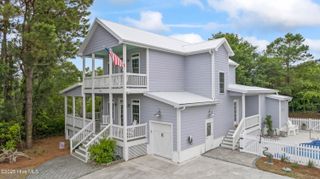 320 Governor Safford Lane, Emerald Isle, NC 28594
