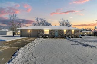 3609 SW Harbor Circle, Lee's Summit, MO 64082