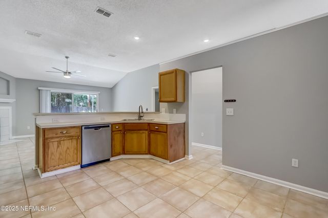 9642 PRITMORE Road E, Jacksonville, FL 32257