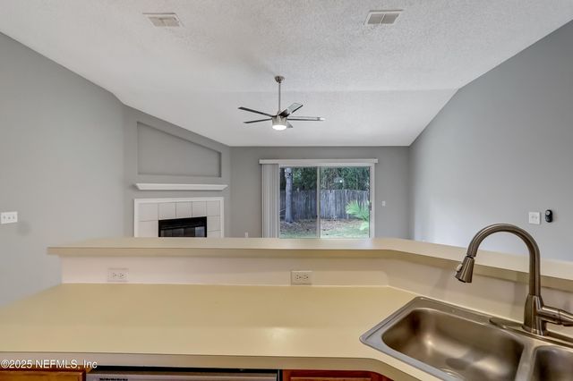 9642 PRITMORE Road E, Jacksonville, FL 32257