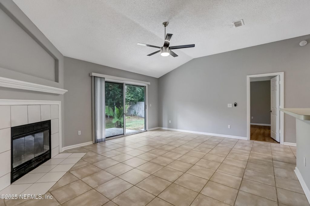 9642 PRITMORE Road E, Jacksonville, FL 32257