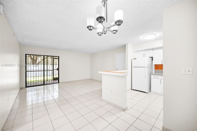 18965 NW 62nd Avenue 106, Hialeah, FL 33015