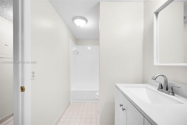 18965 NW 62nd Avenue 106, Hialeah, FL 33015
