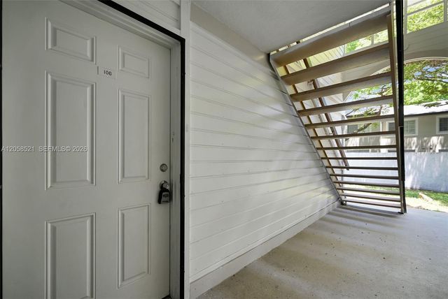 18965 NW 62nd Avenue 106, Hialeah, FL 33015