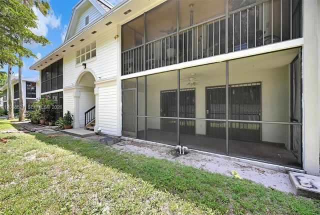 18965 NW 62nd Avenue 106, Hialeah, FL 33015