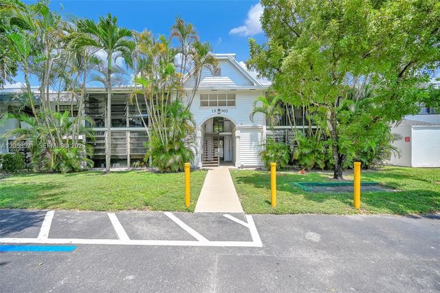18965 NW 62nd Avenue 106, Hialeah, FL 33015
