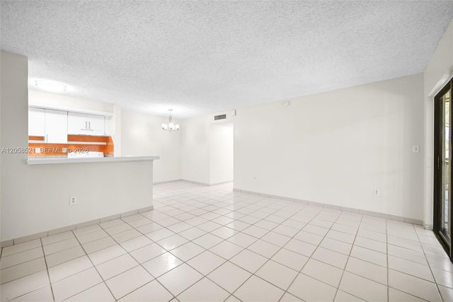 18965 NW 62nd Avenue 106, Hialeah, FL 33015