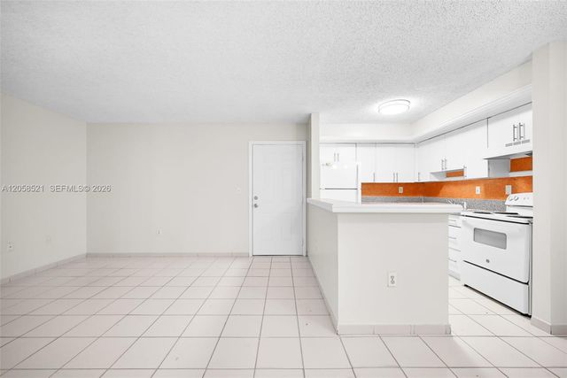 18965 NW 62nd Avenue 106, Hialeah, FL 33015