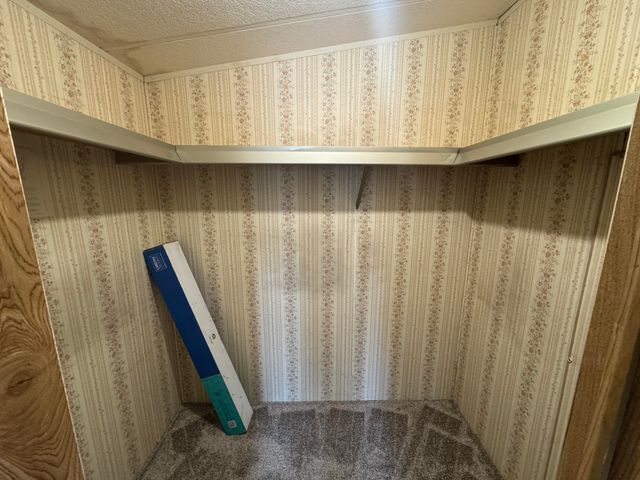 2633 SW Obsidian Avenue 100, Redmond, OR 97756