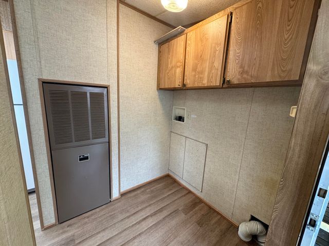 2633 SW Obsidian Avenue 100, Redmond, OR 97756