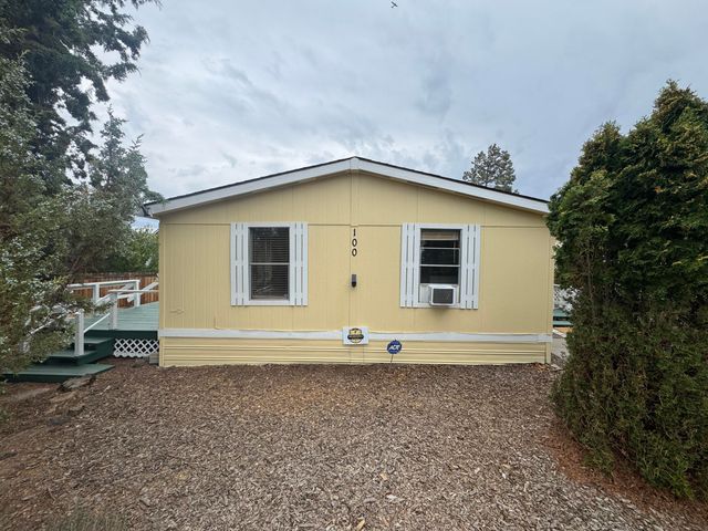 2633 SW Obsidian Avenue 100, Redmond, OR 97756