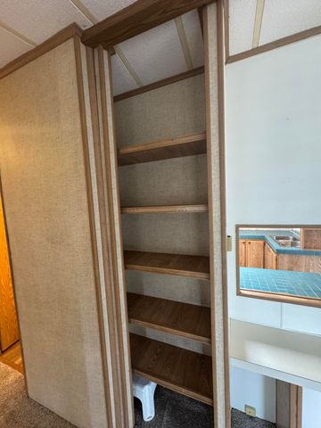 2633 SW Obsidian Avenue 100, Redmond, OR 97756