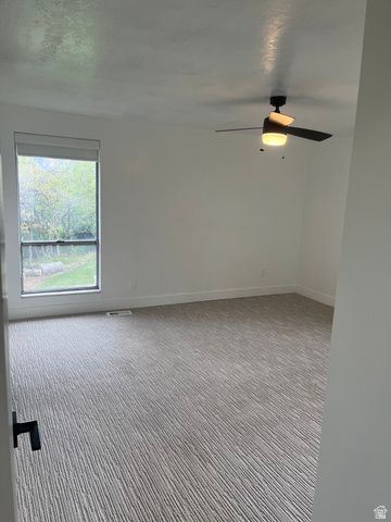 5720 S OAKWOOD DR, South Ogden, UT 84405