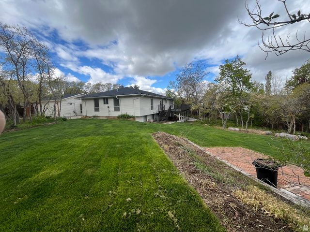 5720 S OAKWOOD DR, South Ogden, UT 84405