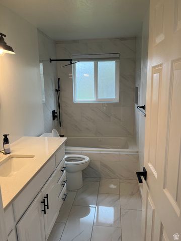 5720 S OAKWOOD DR, South Ogden, UT 84405