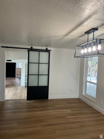 5720 S OAKWOOD DR, South Ogden, UT 84405
