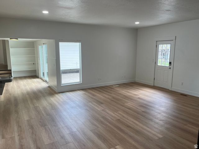 5720 S OAKWOOD DR, South Ogden, UT 84405