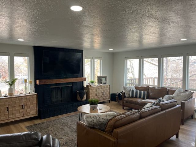 5720 S OAKWOOD DR, South Ogden, UT 84405