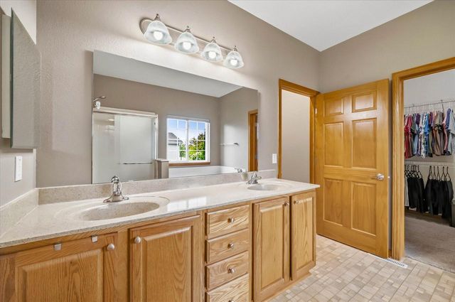 2247 Willow Pond WAY, Grafton, WI 53024