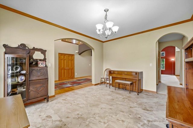 2247 Willow Pond WAY, Grafton, WI 53024