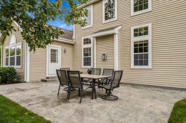 2247 Willow Pond WAY, Grafton, WI 53024