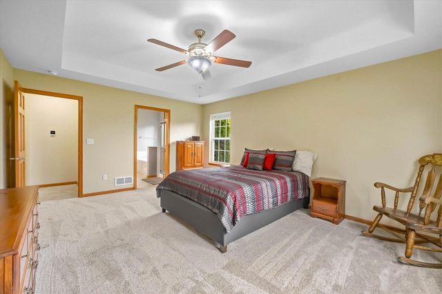 2247 Willow Pond WAY, Grafton, WI 53024