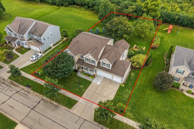 2247 Willow Pond WAY, Grafton, WI 53024
