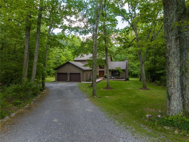 107 Tatra Drive, Franklin Twp, PA 18235