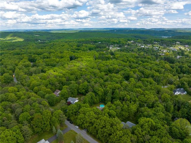 107 Tatra Drive, Franklin Twp, PA 18235