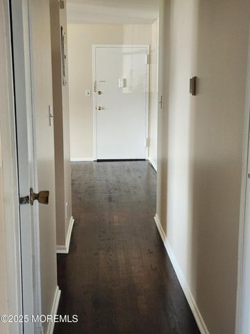 94 Stonehurst Boulevard B, Freehold, NJ 07728