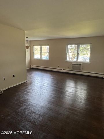 94 Stonehurst Boulevard B, Freehold, NJ 07728