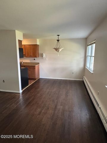94 Stonehurst Boulevard B, Freehold, NJ 07728