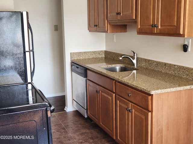 94 Stonehurst Boulevard B, Freehold, NJ 07728