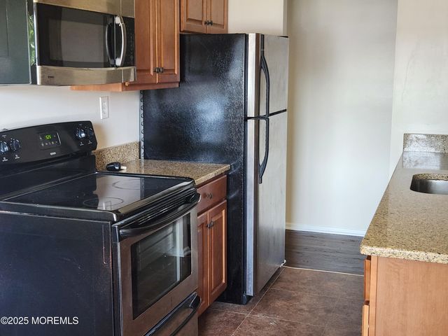 94 Stonehurst Boulevard B, Freehold, NJ 07728