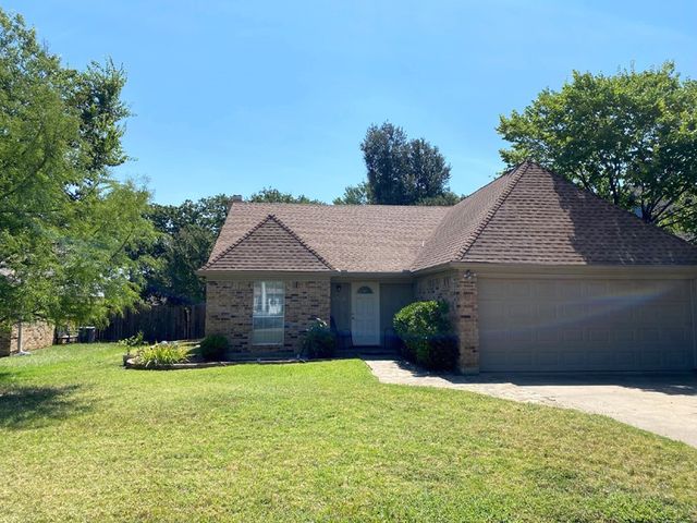 1708 Woodhollow Drive, Euless, TX 76039