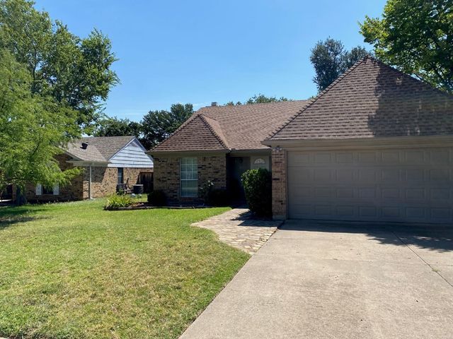 1708 Woodhollow Drive, Euless, TX 76039