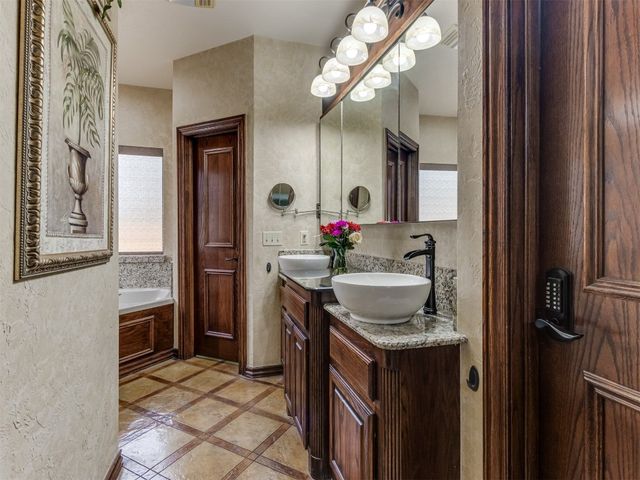 15409 Sugar Loaf Drive, Edmond, OK 73013