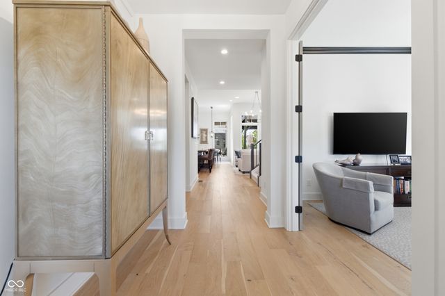 14991 Oak Hollow Lane W, Carmel, IN 46033