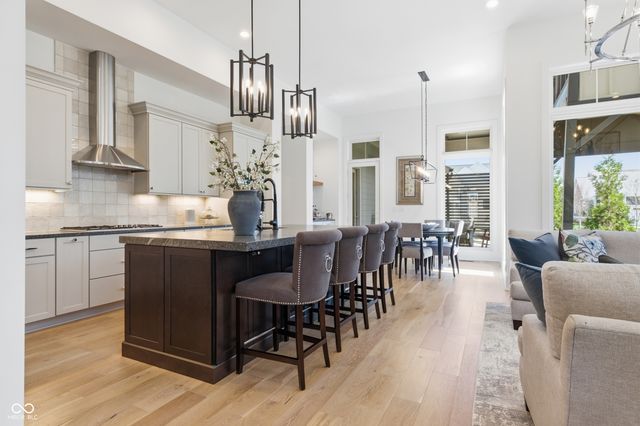 14991 Oak Hollow Lane W, Carmel, IN 46033