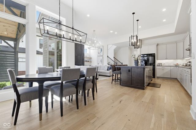 14991 Oak Hollow Lane W, Carmel, IN 46033