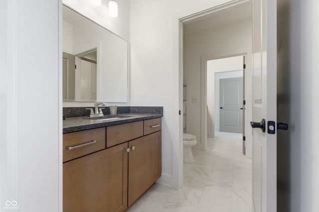 14991 Oak Hollow Lane W, Carmel, IN 46033