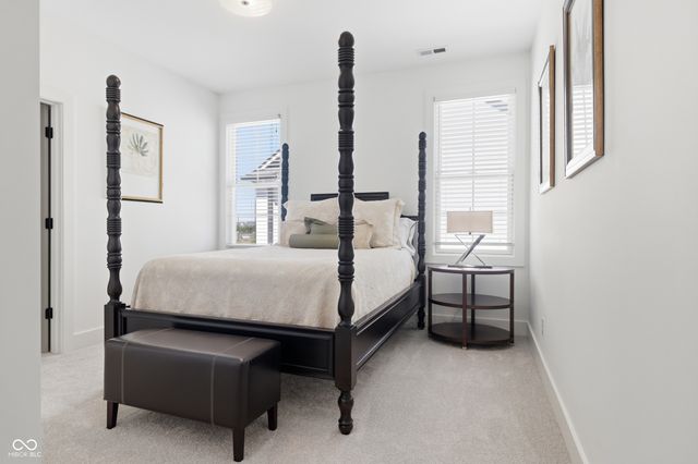 14991 Oak Hollow Lane W, Carmel, IN 46033