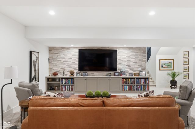 14991 Oak Hollow Lane W, Carmel, IN 46033